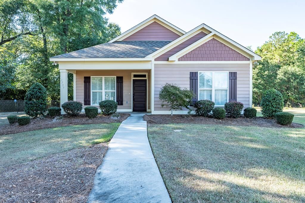 Property Photo: 1739 Arlington Park Cir GA 31701