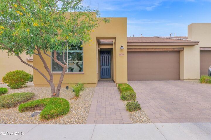 Property Photo: 908 E Cereus Pass Pass AZ 85140