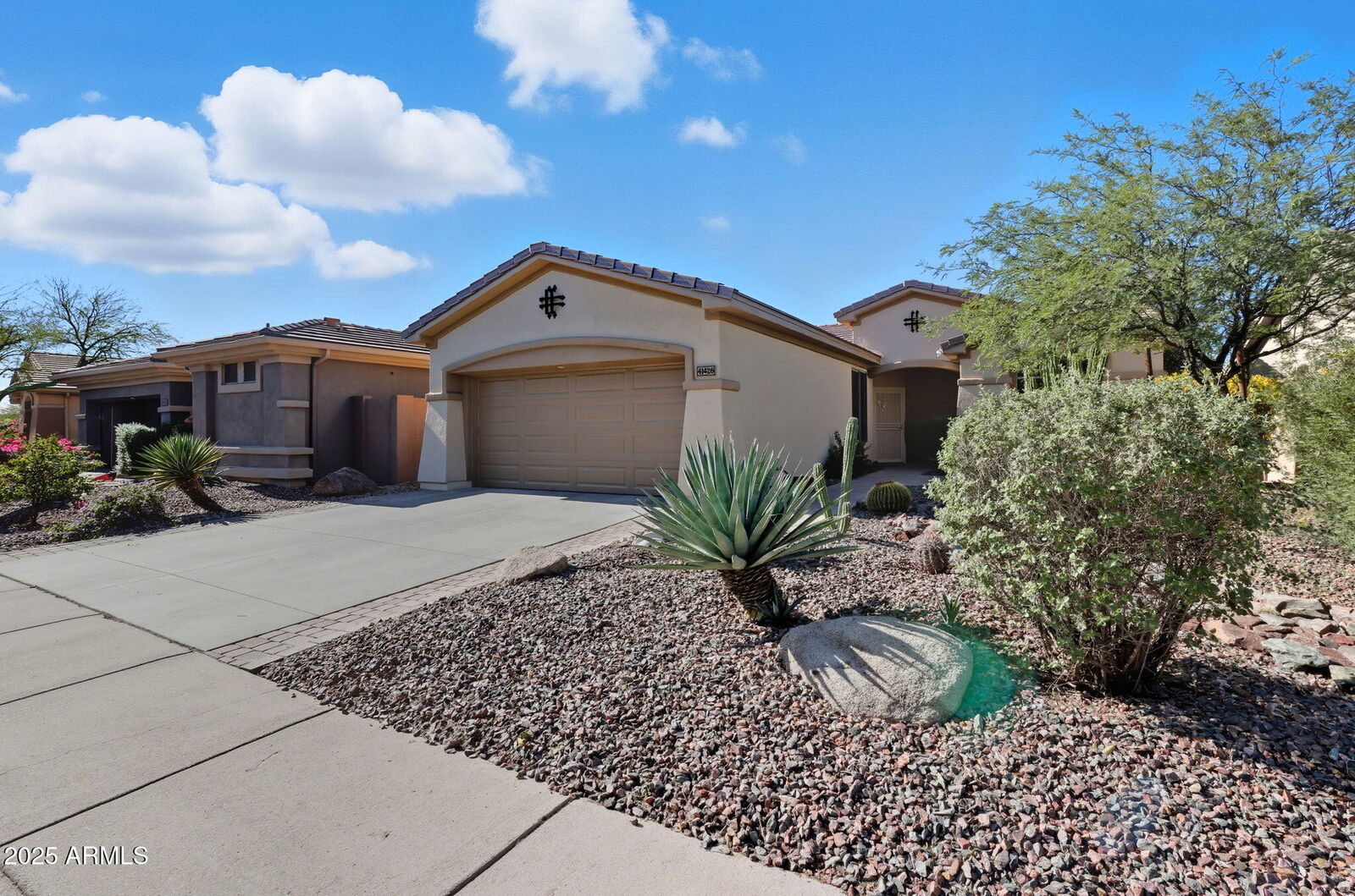 Property Photo: 41428 N Fairgreen Way AZ 85086