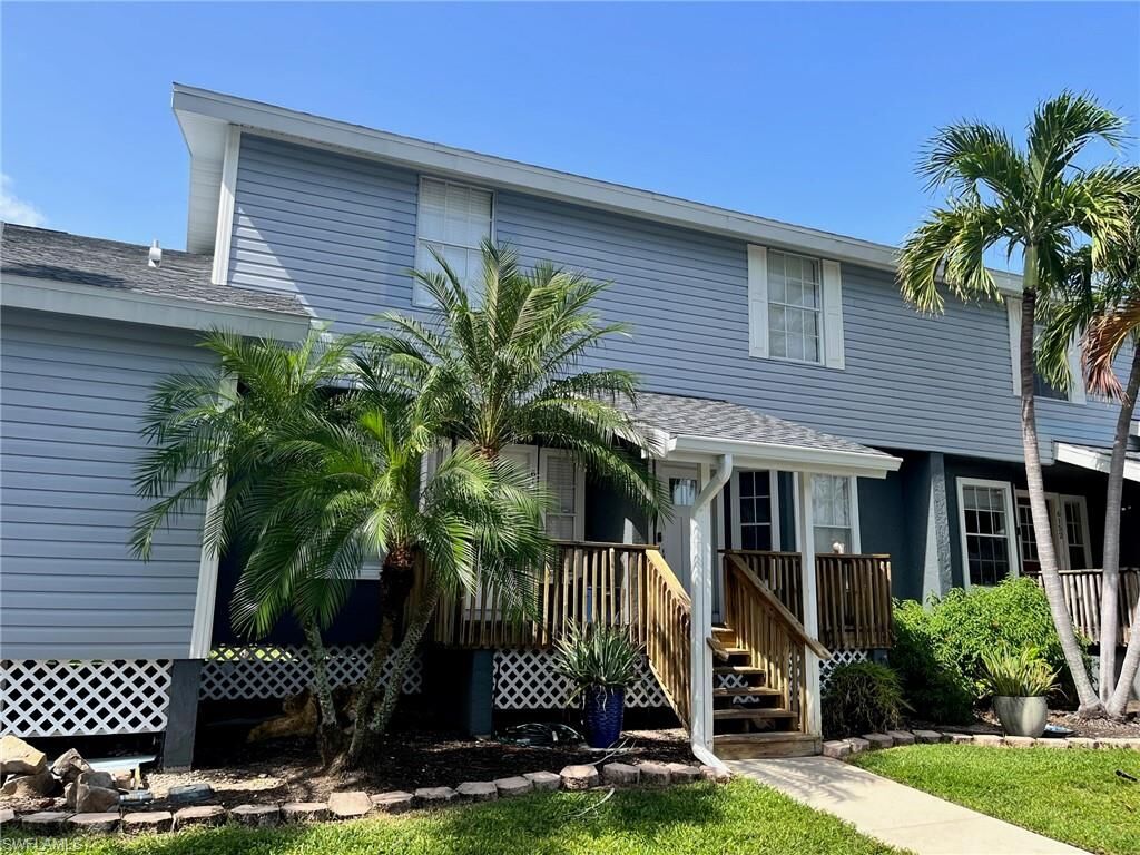 Property Photo: 6156 Lake Front Dr FL 33908