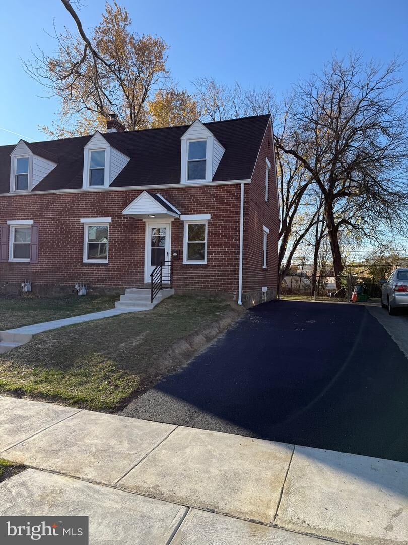 Property Photo: 723 Parklane Road PA 19081