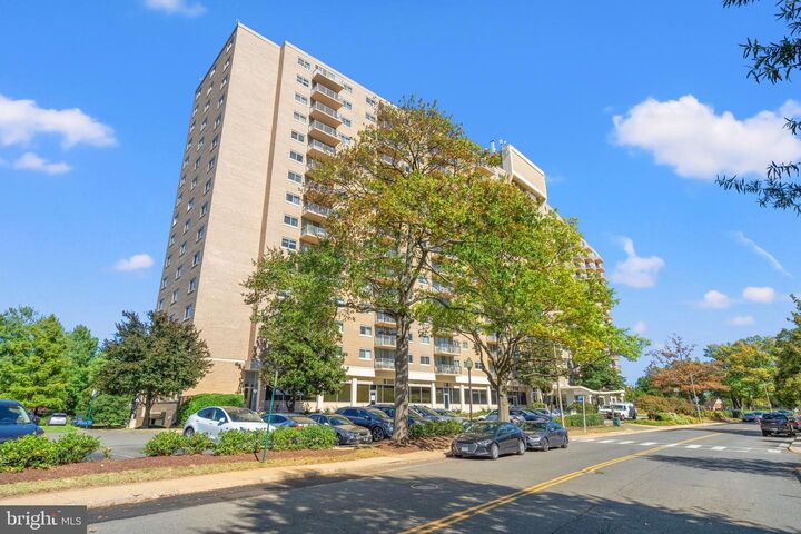 Property Photo: 1225 Martha Custis Drive 1016 VA 22302