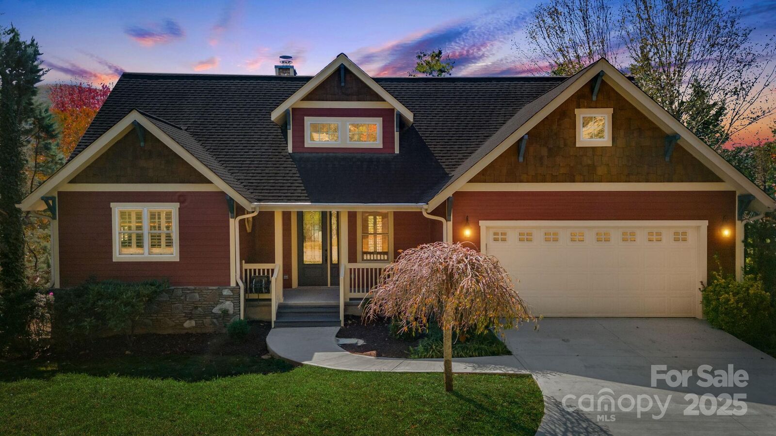 Property Photo:  2 Oakhaven Terrace  NC 28803 