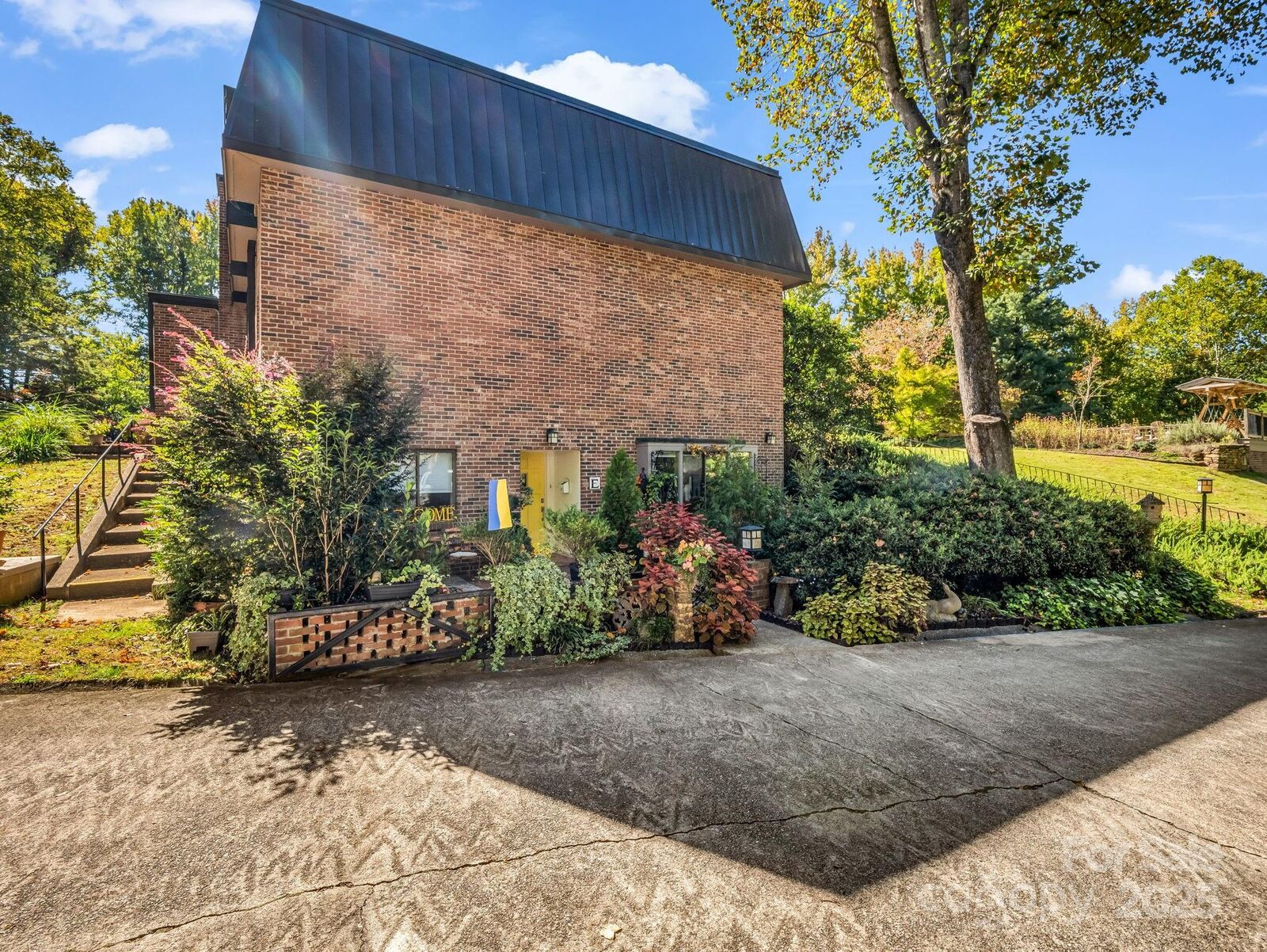 Property Photo: 305 Grady Avenue NC 28782