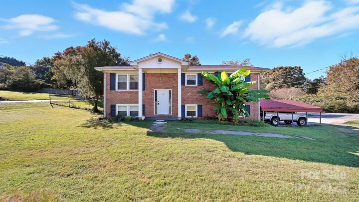 Property Photo:  1307 Winston Street  NC 28613 