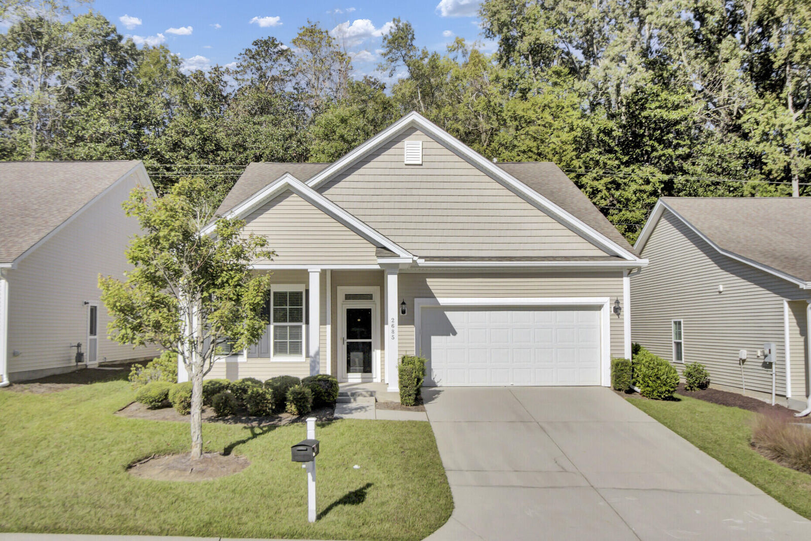 Property Photo: 2685 Hanford Mills Lane SC 29406