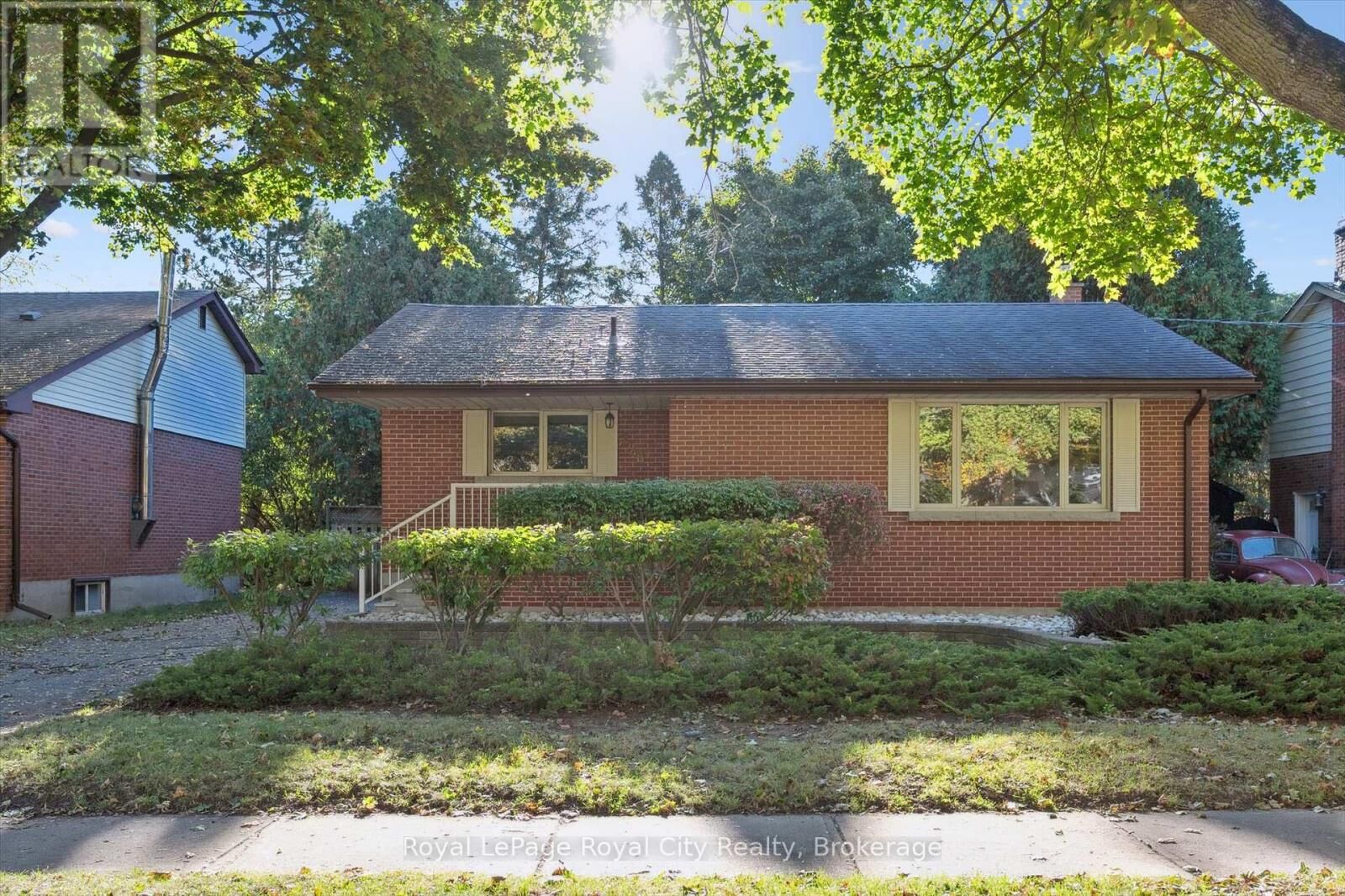 Property Photo:  228 Water Street  ON N1G 1B2