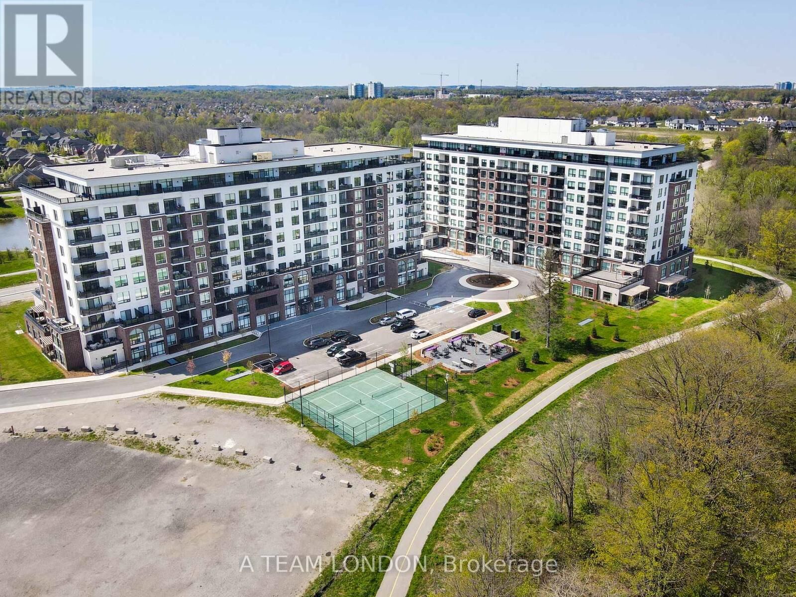 Property Photo: 460 Callaway Road 102 ON N6G 0M3