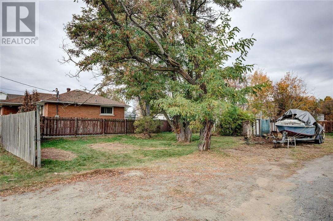 Property Photo:  3345 Falconbridge Highway  ON P3L 1E4 