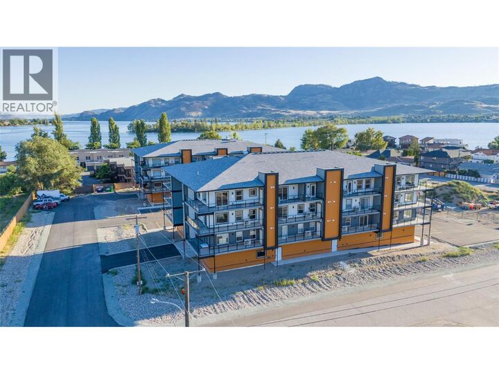 Property Photo: 5640 51st Street 406 BC V0H 1V6