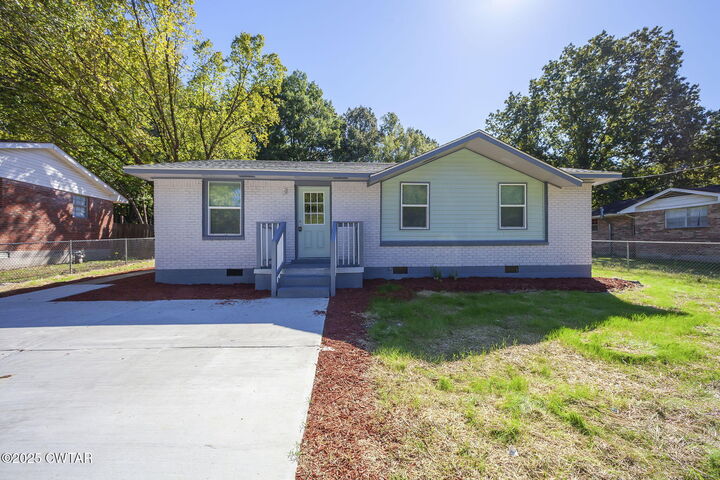 22 Currie Avenue  Jackson TN 38301 photo