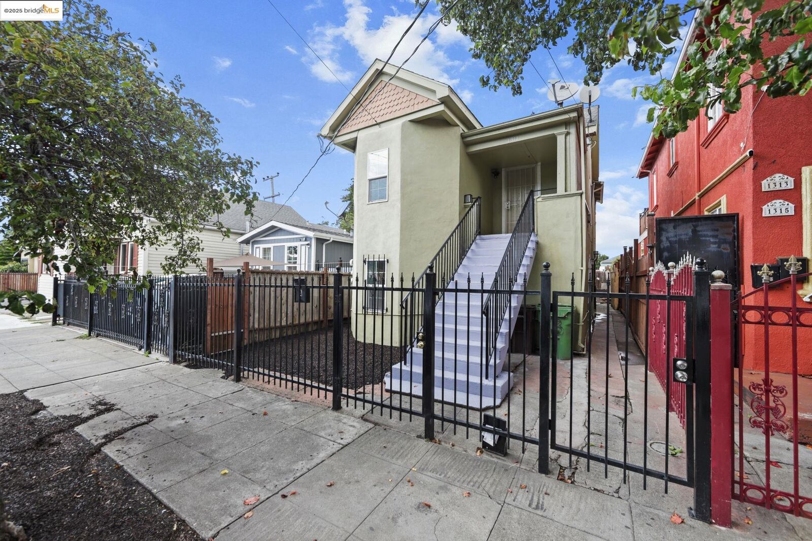 Property Photo: 1311 87th Ave CA 94621