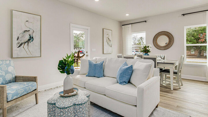 Property Photo: 327 Callie Drive FL 32536
