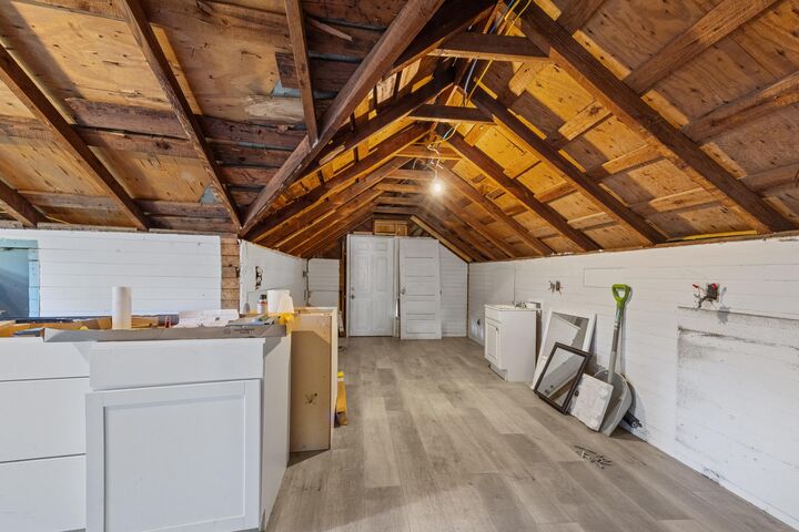 Property Photo: 198 E 1st Avenue FL 32536