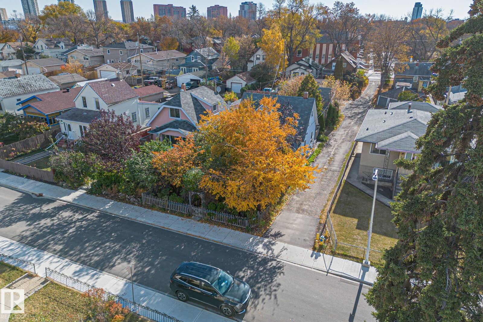 Property Photo: 9325 110 Avenue NW AB T5H 1H2