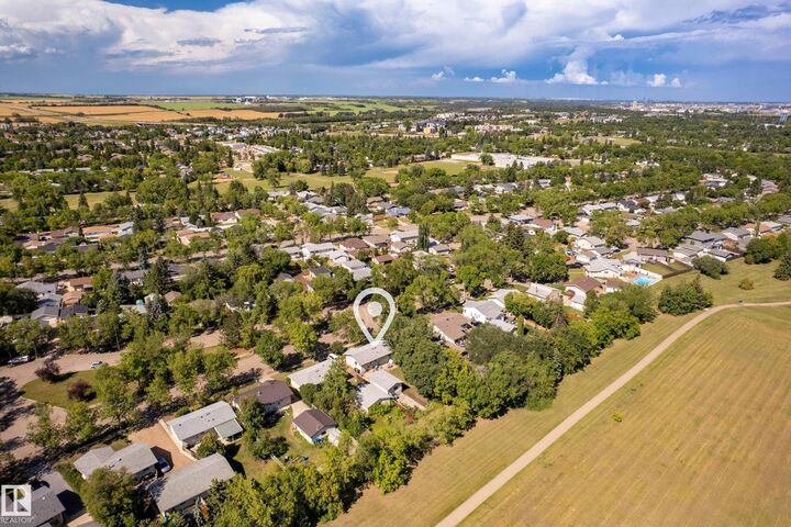Property Photo: 8937 92 Avenue AB T8L 1A3