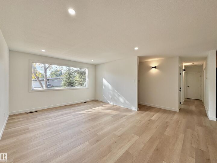 Property Photo: 12 Sycamore Street AB T8A 2B9
