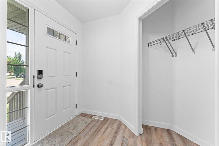 Property Photo: 1 Ridgeland Way AB T8L 0E7