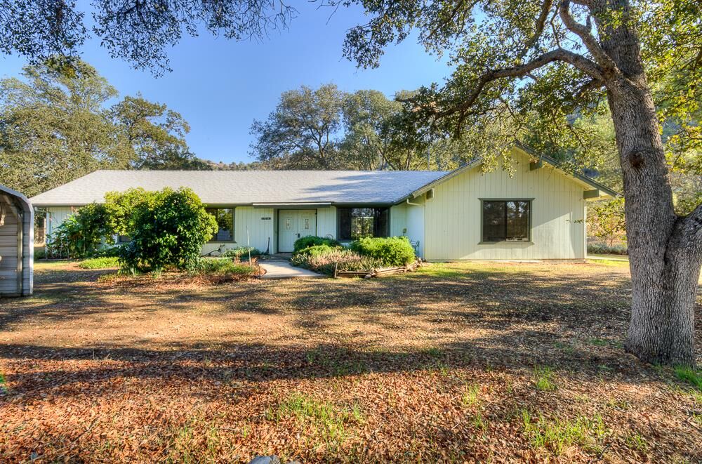 Property Photo: 27266 Twin Ponds Road CA 93619