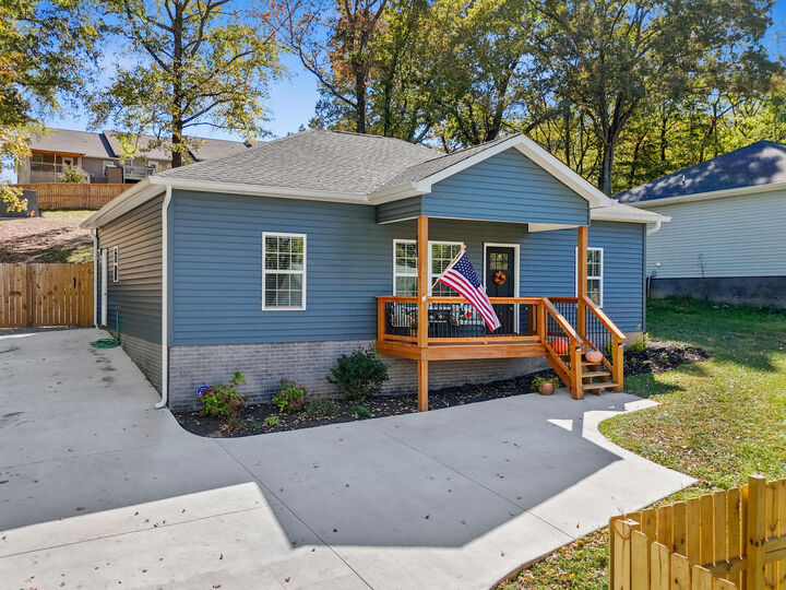 Property Photo: 895 SE Lang Street TN 37311