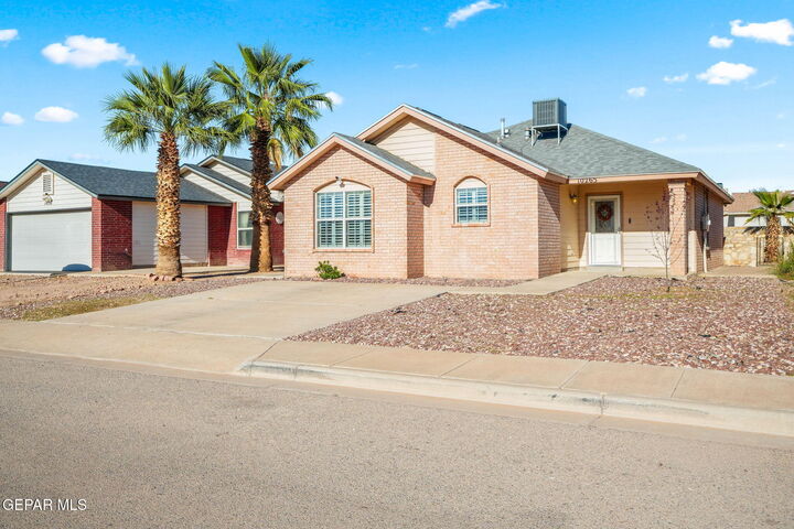 10265 Valle Koki Drive  Socorro TX 79927 photo