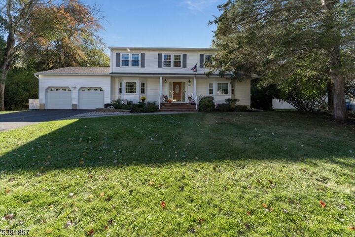Property Photo:  7 Monfort Dr  NJ 08844