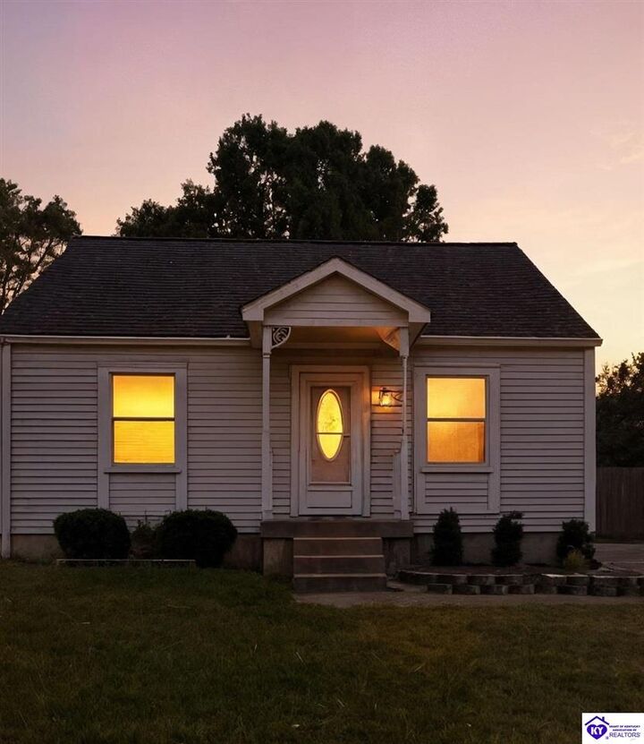 Property Photo:  4925 S 5th Street  KY 40214