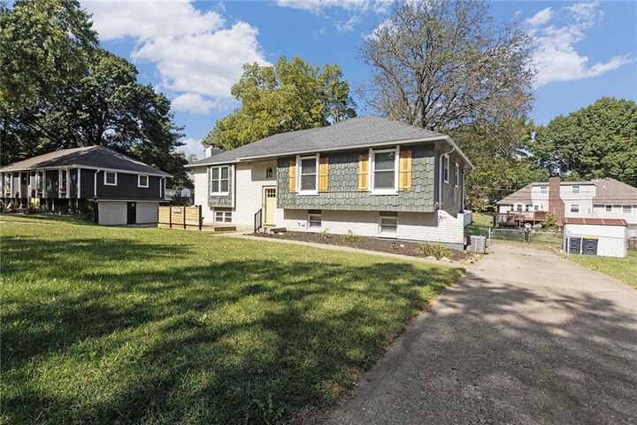 Property Photo:  7937 N Forest Avenue  MO 64118 