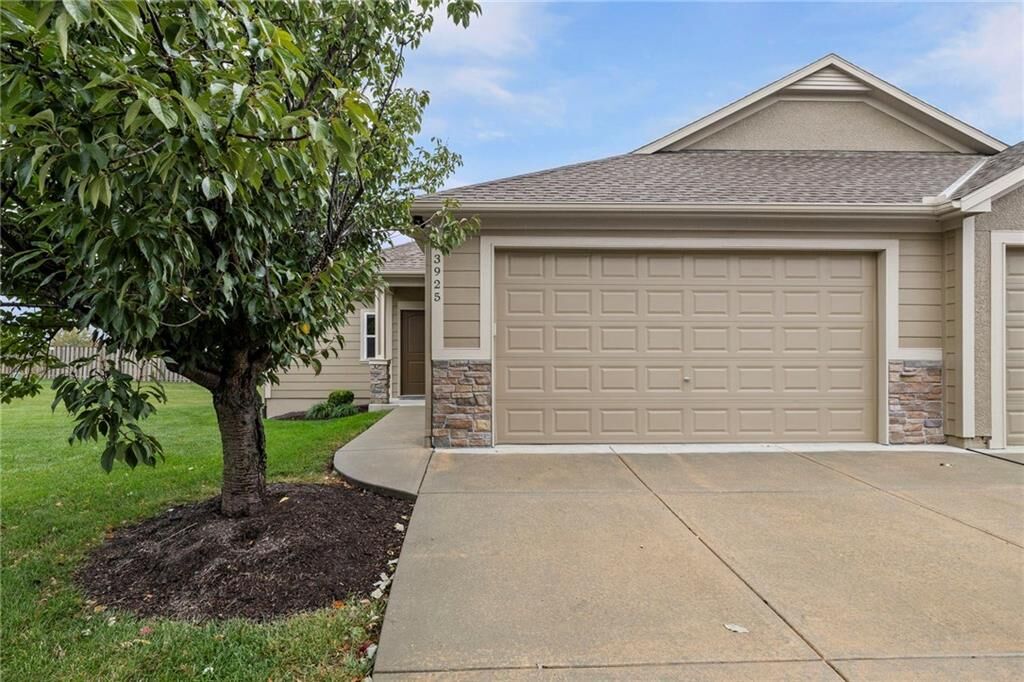 Property Photo:  33925 W 90th Circle  KS 66018