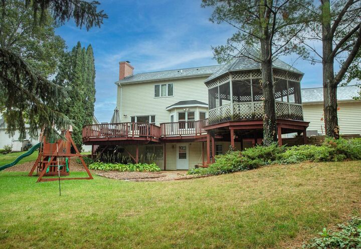 Property Photo: 1608 Hillside Ave IA 50677