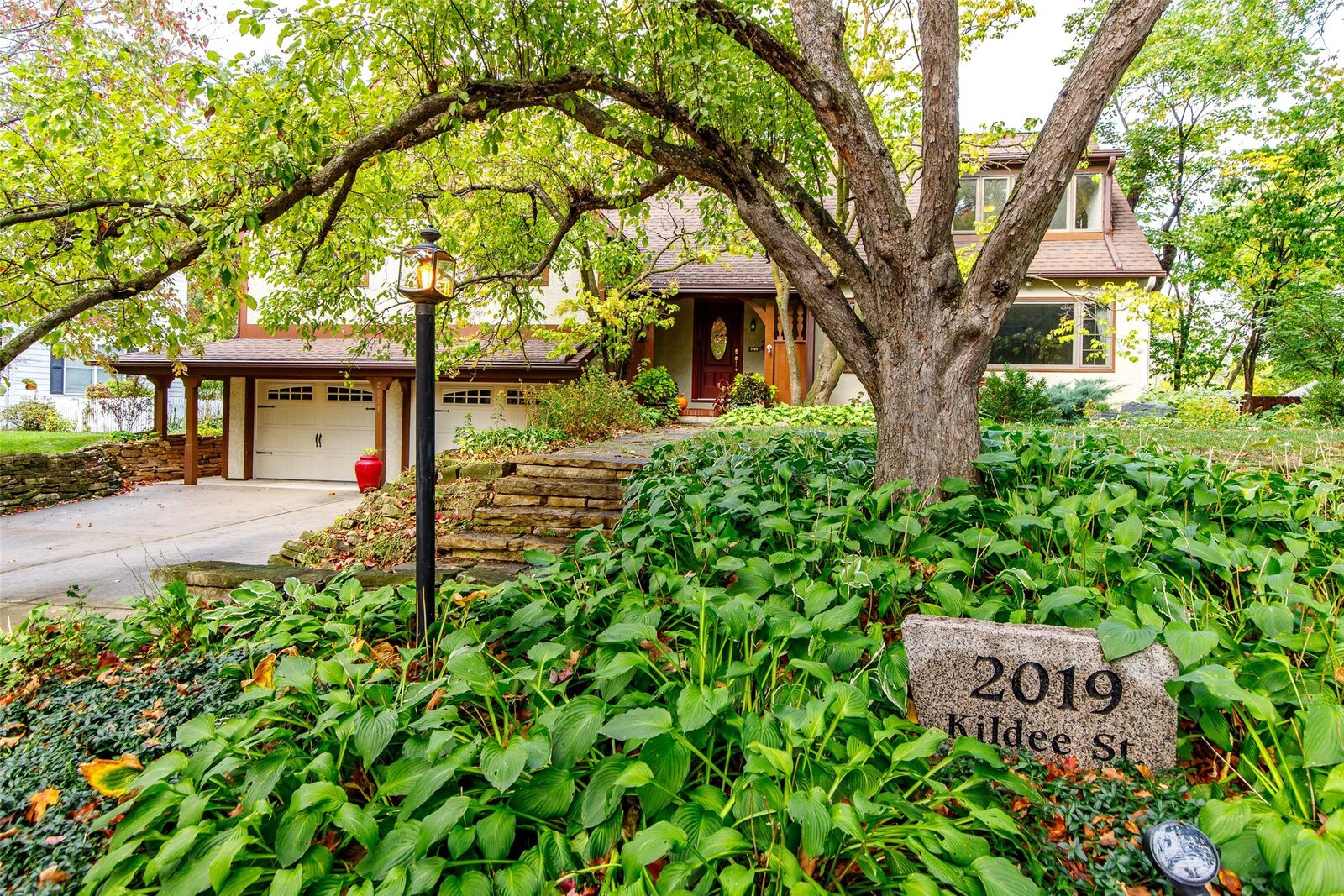 Property Photo:  2019 Kildee Street  IA 50014 