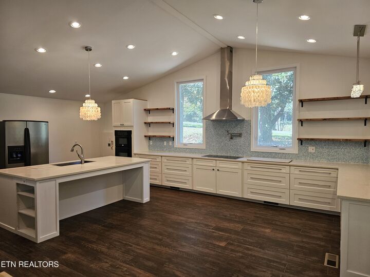 Property Photo: 899 W Outer Drive TN 37830