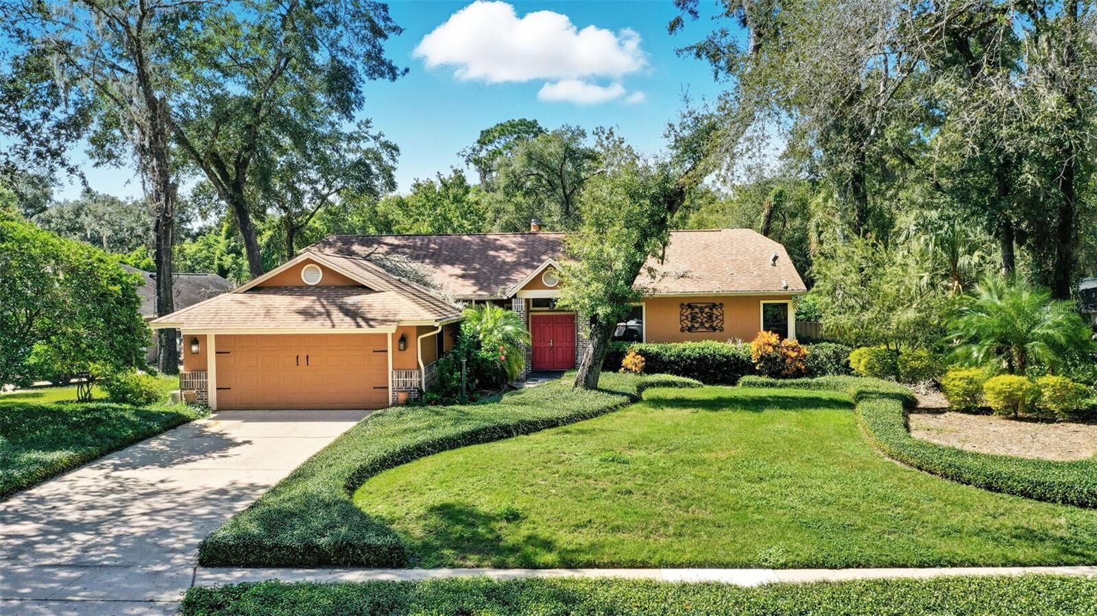 Property Photo:  1354 Deer Lake Circle  FL 32712 