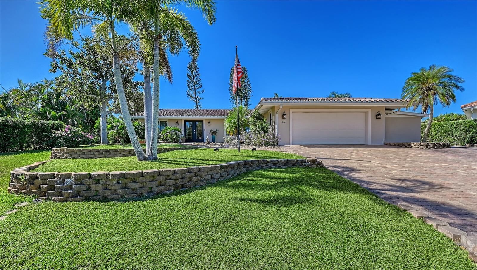 Property Photo: 407 Bellini Circle FL 34275