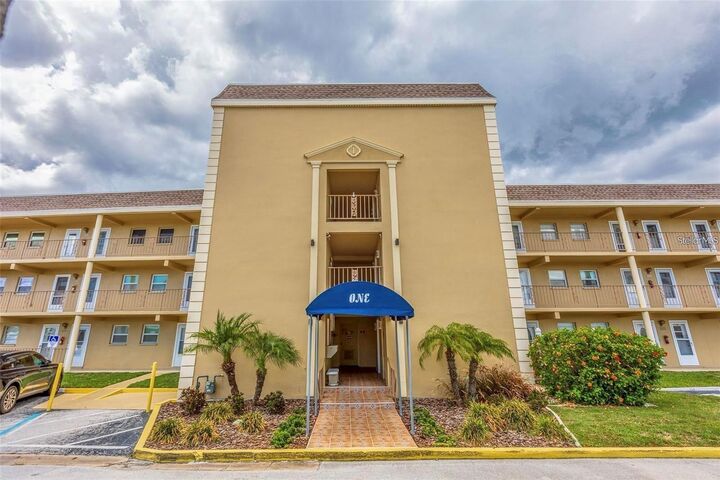 Property Photo:  1 Boca Ciega Point Blvd 213  FL 33708 