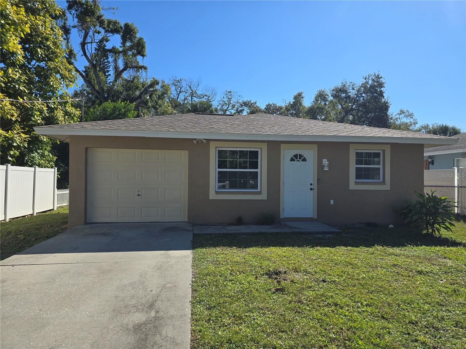 Property Photo: 1215 6th Street W FL 34205