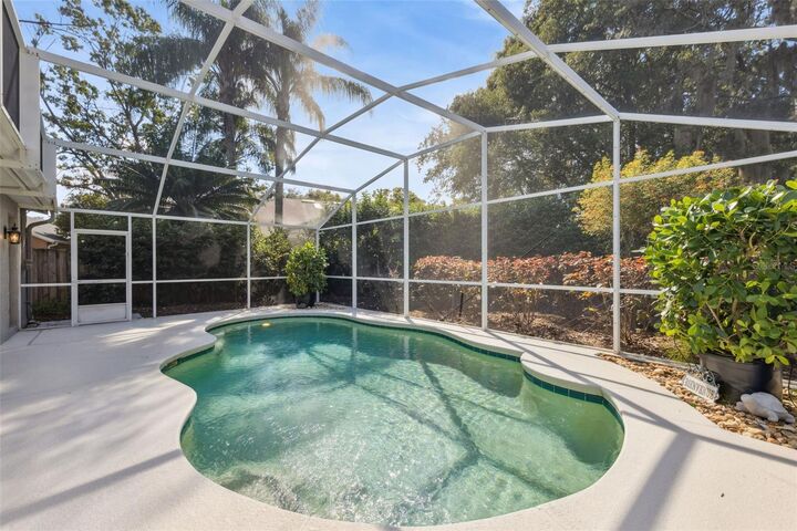 Property Photo:  1000 N Lake Claire Circle  FL 32765 