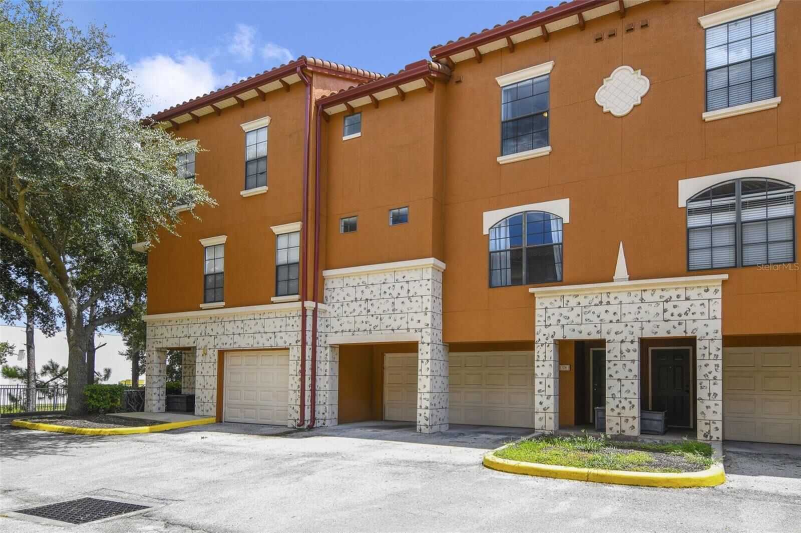 Property Photo: 6117 Metrowest Boulevard 106 FL 32835