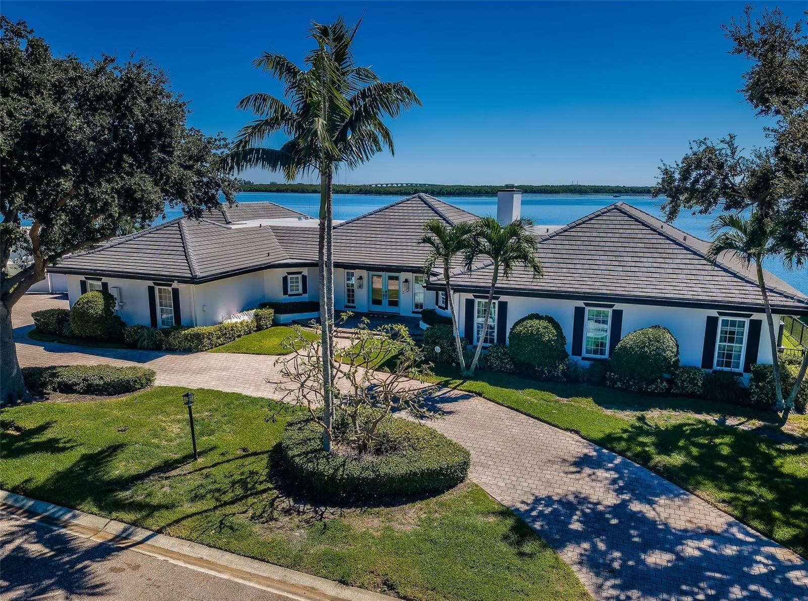 Property Photo: 4916 62nd Avenue S FL 33715