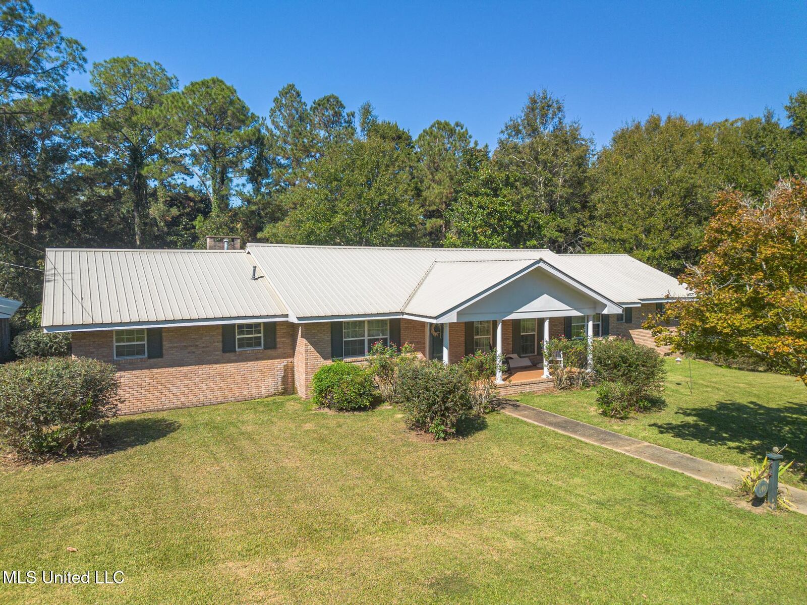 Property Photo: 140 Holleman Street MS 39577