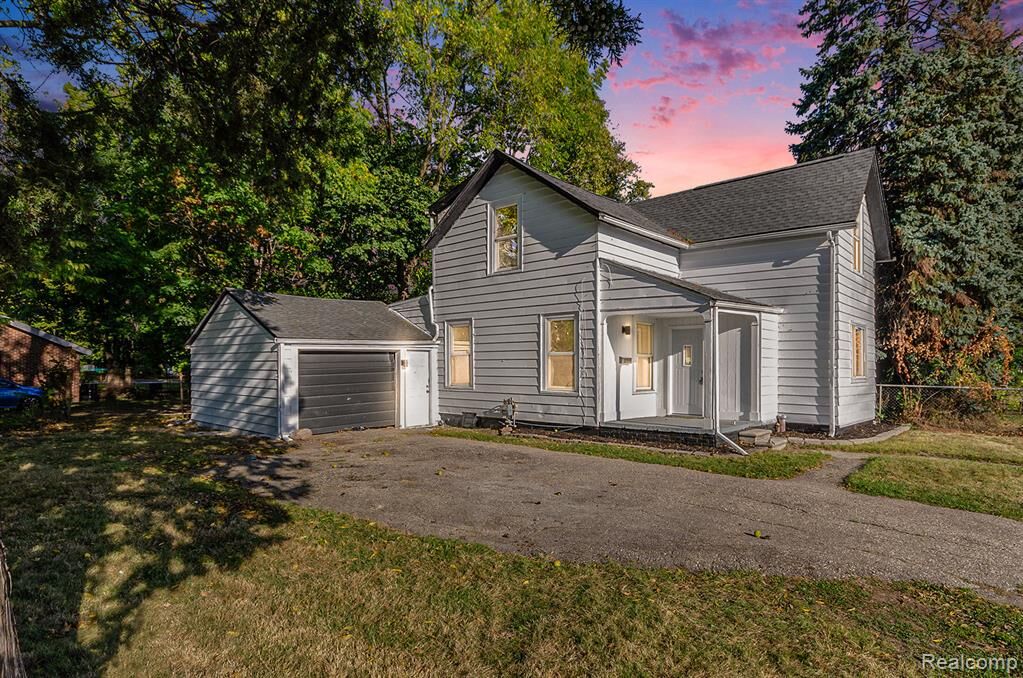 Property Photo: 11 S Gratiot Avenue MI 48043
