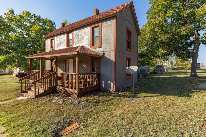 Property Photo:  318 E Marvin Avenue  MO 63645