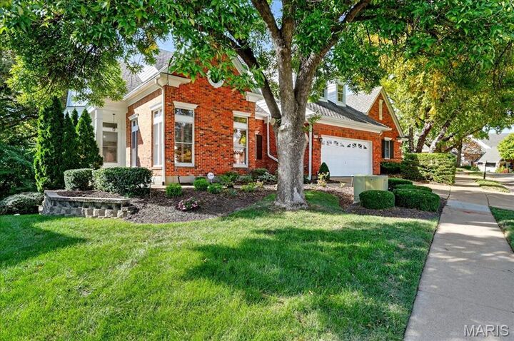 655 Spyglass Summit Drive  Chesterfield MO 63017 photo