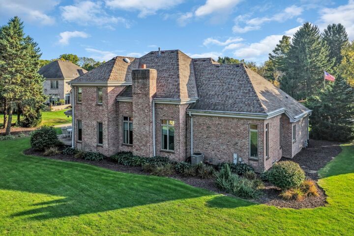 Property Photo: 4 Lake Pointe Cir WI 53402