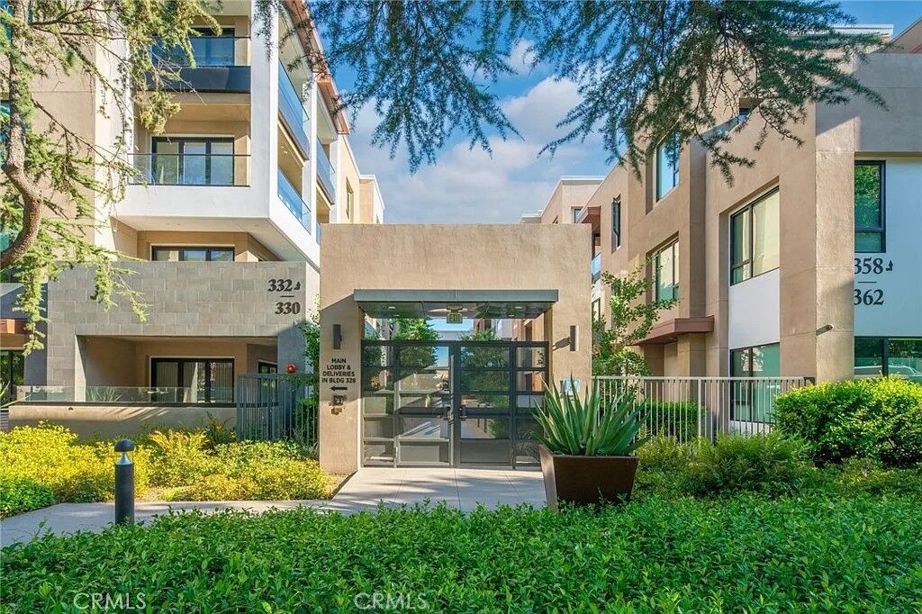 Property Photo:  332 W Green Street 109  CA 91105 