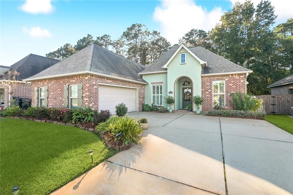 Property Photo: 625 N Brown Trasher Loop LA 70447