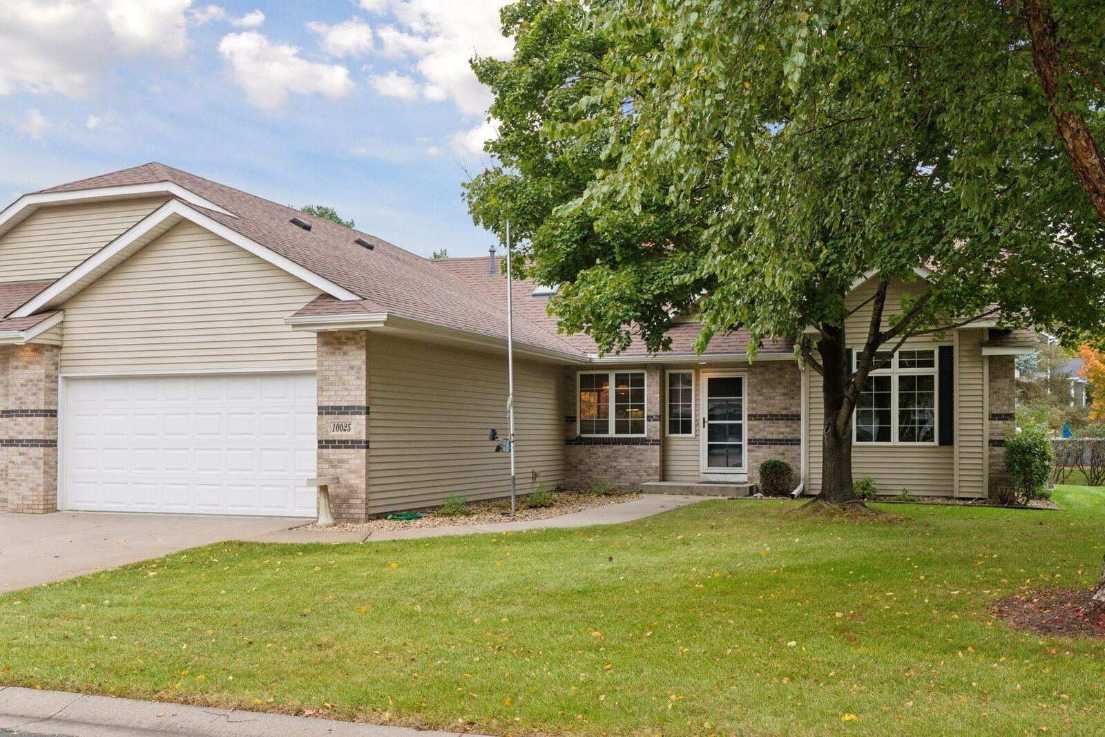 Property Photo: 10025 Northwood Lane N MN 55443