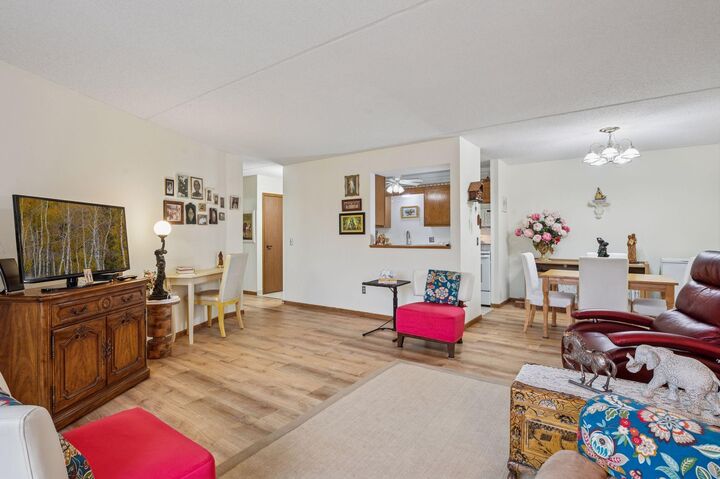 Property Photo: 2601 Kenzie Terrace 402 MN 55418
