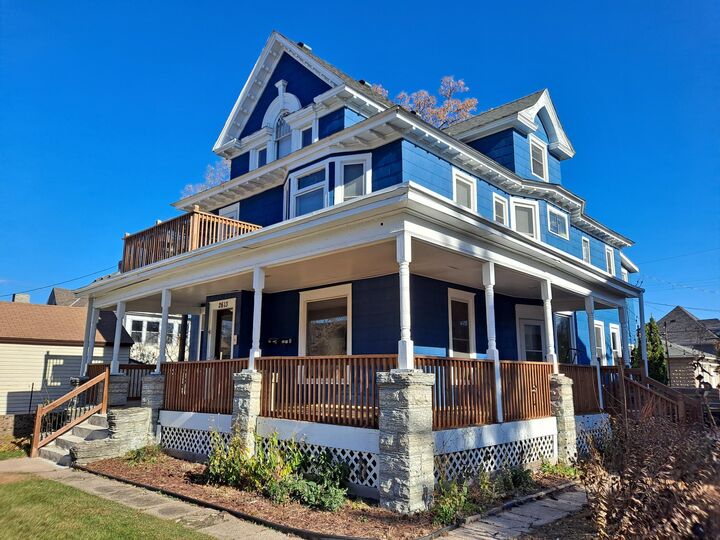 Property Photo:  2613 Bryant Avenue S  MN 55408 