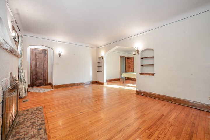 Property Photo:  5421 Pillsbury Avenue S  MN 55419